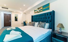 Royal Plaza Hotel